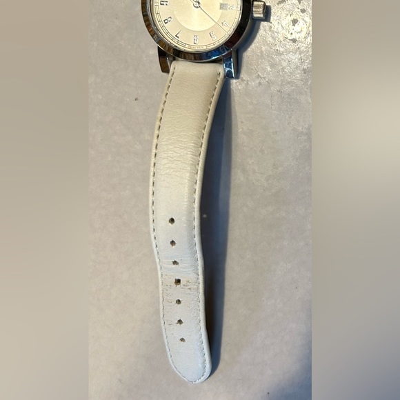 Burberry ladies watch - Picture 2 of 3